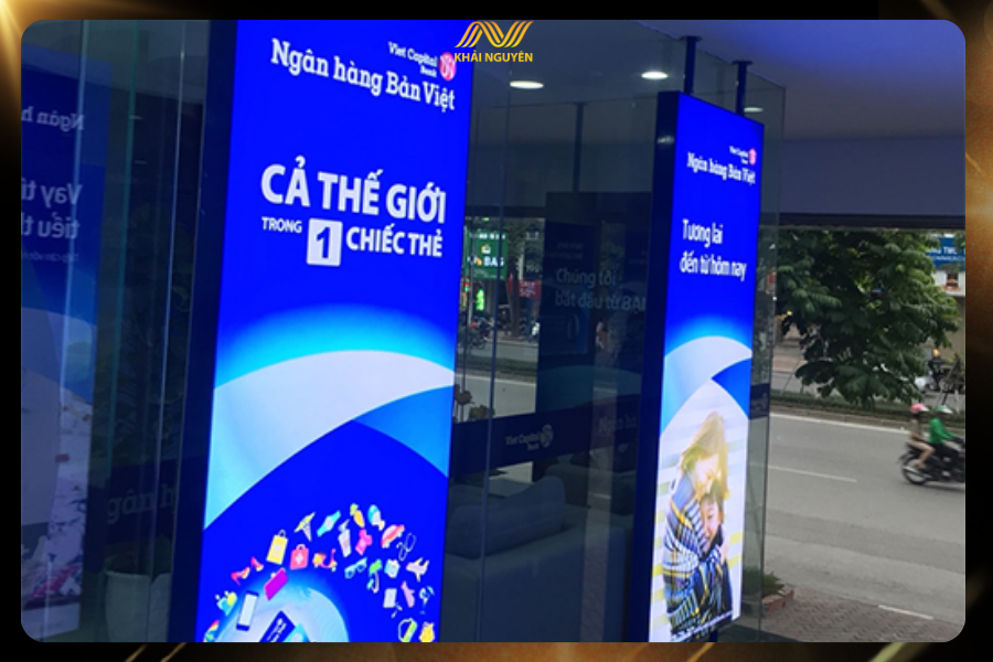 Hộp đèn quảng cáo gắn đèn LED nổi bật thương hiệu