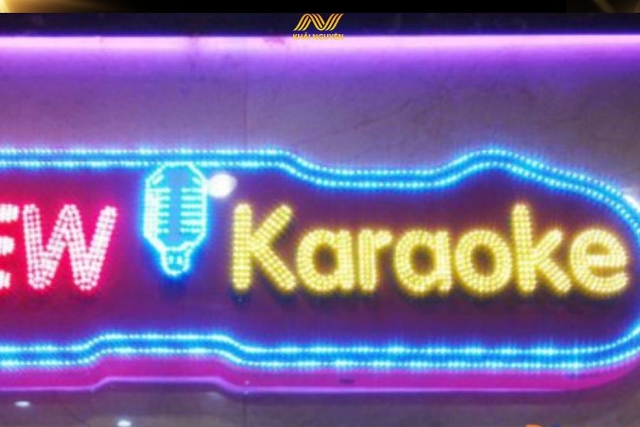 Nên thiết kế biển vẫy ít chi tiết để dễ nhìn từ xa