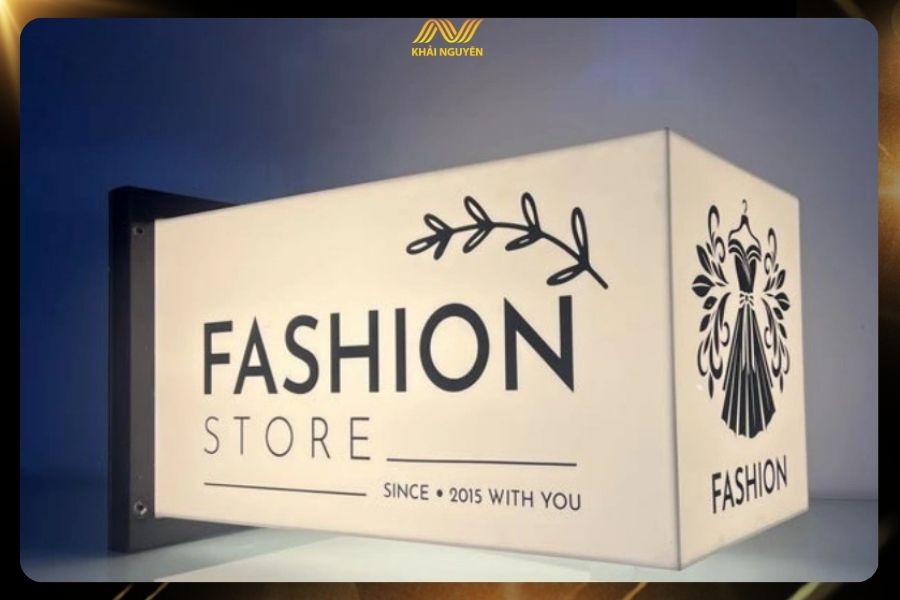 Biển vẫy giúp thu hút khách hàng chú ý đến shop quần áo