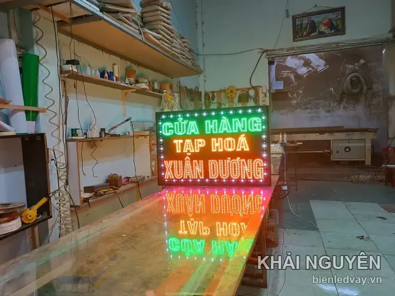 Biển vẫy LED cửa hàng tạp hóa - Xuân Dương do Khải Nguyên thi công