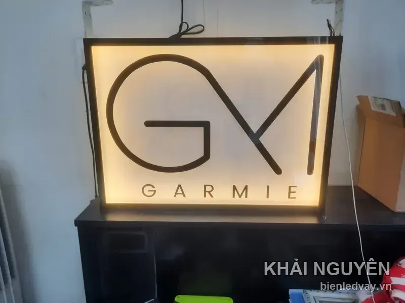 Hộp đèn shop thời trang, quần áo - GARMIE do Khải Nguyên thi công