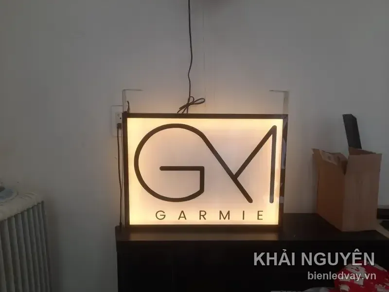 Hộp đèn shop thời trang, quần áo - GARMIE do Khải Nguyên thi công