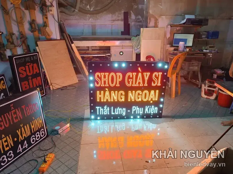 Biển vẫy LED shop thời trang, quần áo - Shop Giày Si Hàng Ngoại do Khải Nguyên thi công