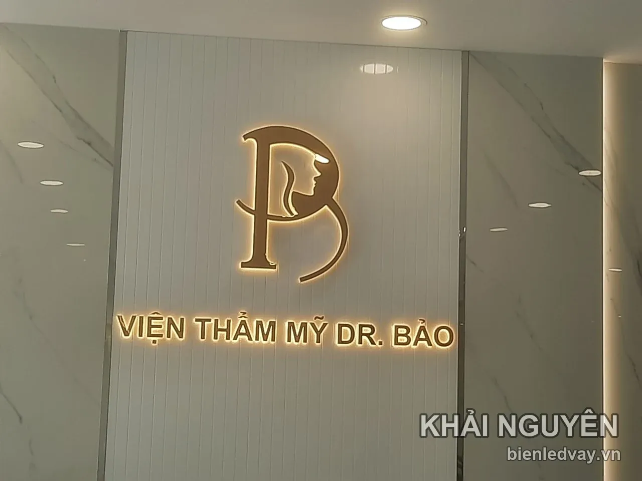Bảng hiệu alu chữ nổi