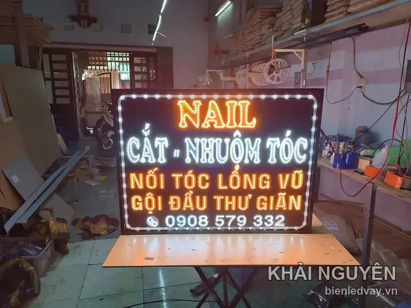 Biển vẫy LED bóng tròn nền đen chữ NAIL