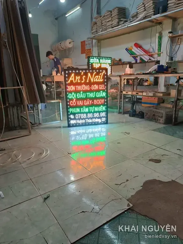 Biển vẫy An S Nail dáng đứng
