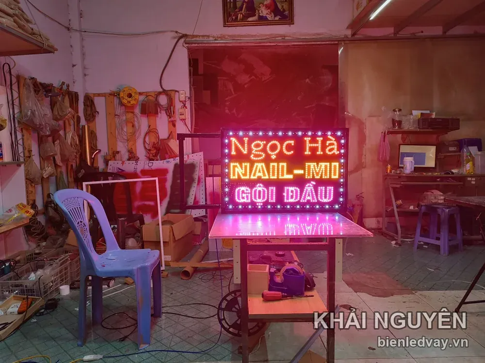 Biển vẫy LED Ngoc Ha chữ Ngọc Hà vàng cam