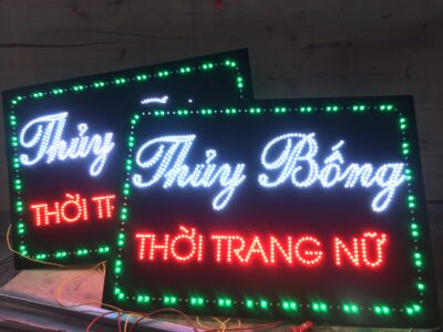 Biển LED vẫy – Giải pháp quảng cáo nổi bật giúp cửa hàng hút khách 24/7