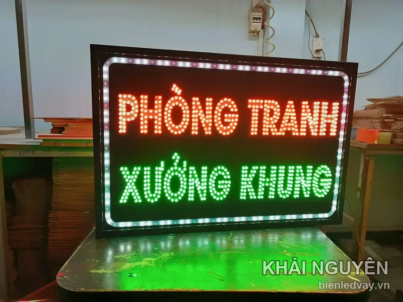 Biển vẫy LED Phòng Tranh Xưởng Khung, ảnh cận toàn mặt biển