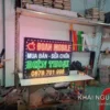 Biển vẫy LED Đoan Mobile mua bán sửa chữa điện thoại nhiều màu, viền chấm bi sáng, chụp tại xưởng Khải Nguyên