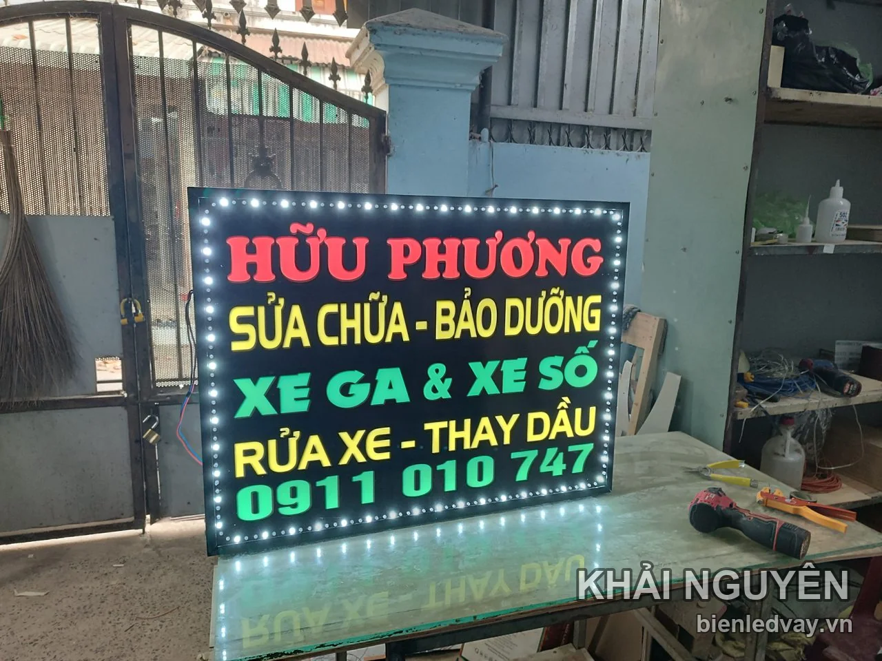 Biển LED Hữu Phương ghi sửa chữa, bảo dưỡng xe ga và xe số thử sáng tại xưởng