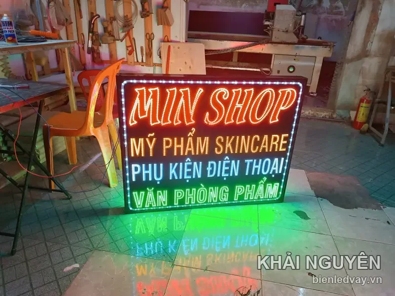 Biển vẫy LED tiệm makeup, mỹ phẩm - MIN SHOP do Khải Nguyên thi công