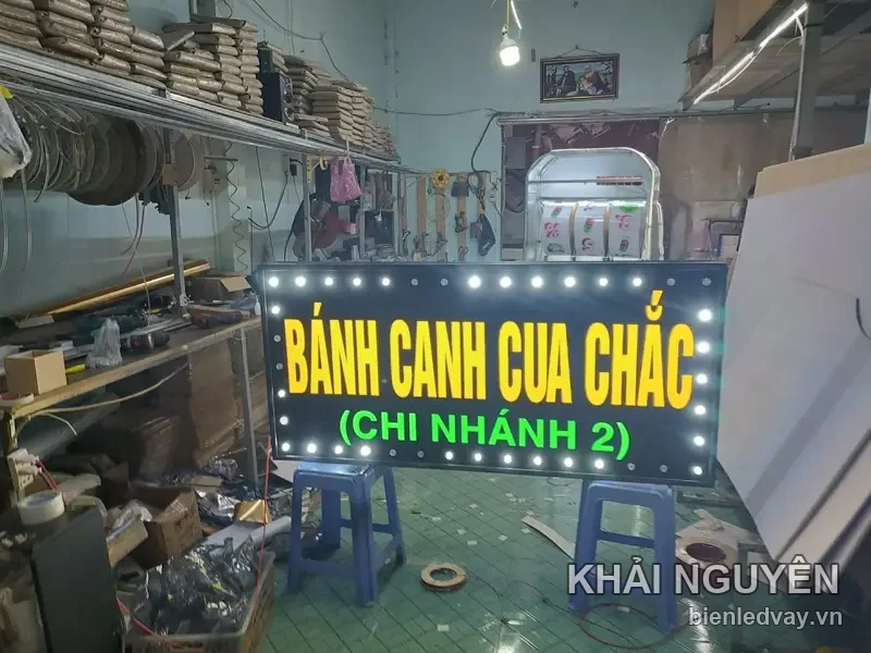 Biển vẫy BÁNH CANH CUA CHẮC chi nhánh 2 nhìn chính diện