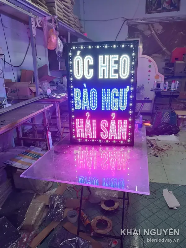 Biển vẫy ÓC HEO - BÀO NGƯ - HẢI SẢN trên bàn mica trong