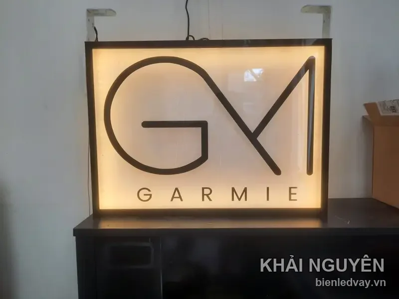 Hộp đèn shop thời trang, quần áo - GARMIE do Khải Nguyên thi công