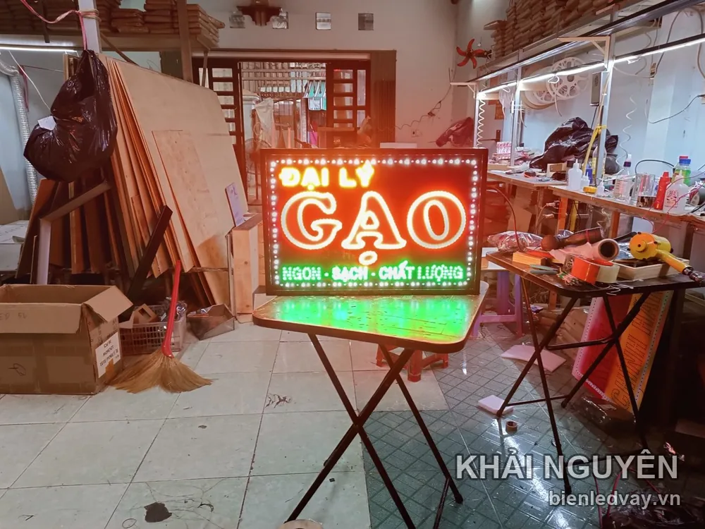 Biển vẫy LED tạp hóa - dự án Khải Nguyên